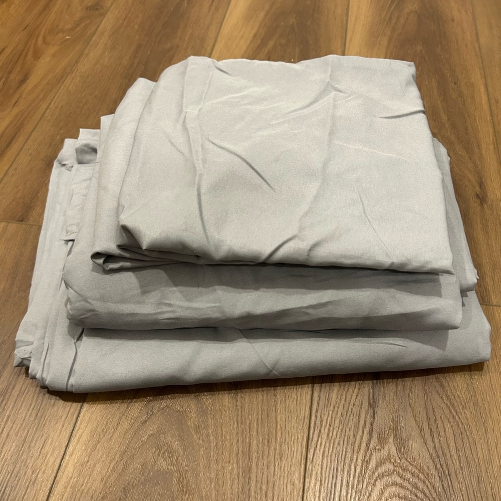 King Size 4-Piece Gray Sheet Set – Fitted, Flat & 2 Pillowcases